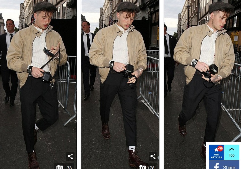 Cả gia đình tới cổ vũ show diễn của Victoria Beckham - 18
Cậu cả Brooklyn, 19 tuổi