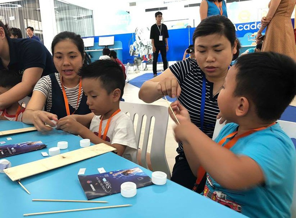 Ban đại diện phụ huynh: “Chọn vàng gửi mặt”! - 2 Phụ huynh có thể hợp tác với nhà trường trong nhiều hoạt động giáo dục trẻ