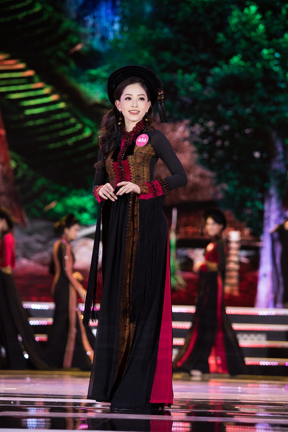 Bùi Phương Nga sở hữu thành tích đáng nể trước khi thành Á hậu 1 - 3 Bùi Phương Nga sở hữu thành tích đáng nể trước khi thành Á hậu 1 - 3