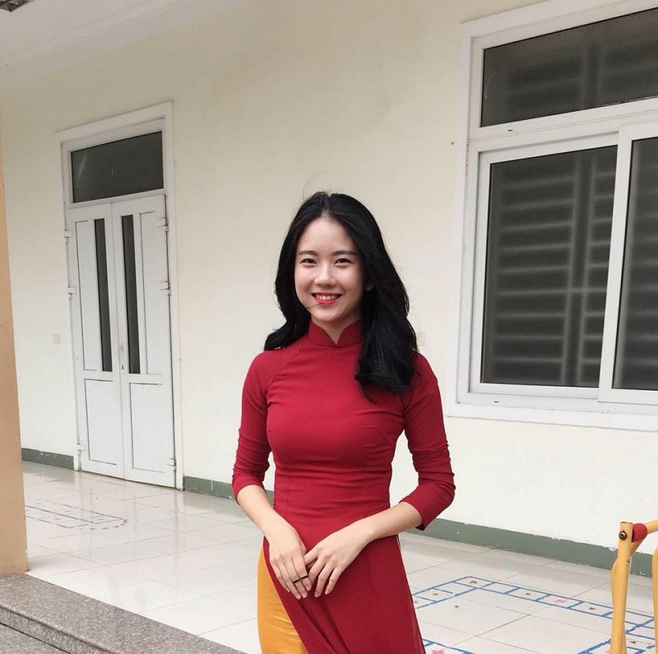 Cô giáo tiểu học xinh xắn, cover nhạc phim cực hay - 2 Nữ giáo viên trẻ rất xinh xắn và duyên dáng