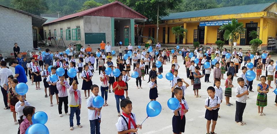 Khánh thành công trình phòng học Dân trí thứ 21 tại điểm trường Huổi Điết, Điện Biên - 1
Học sinh Trường tiểu học Nậm He tươi vui trong ngày khánh thành phòng học Dân trí