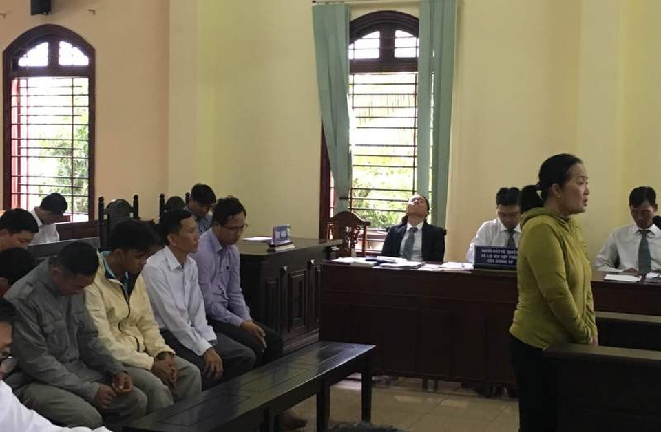 Nhiều cán bộ ngân hàng bị đưa ra xét xử trong vụ lừa đảo trăm tỷ ở công ty thủy sản An Khang - 1 Quang cảnh phiên xét xử sơ thẩm đối với các bị cáo liên quan đến công ty An Khang, sáng nay 17/9