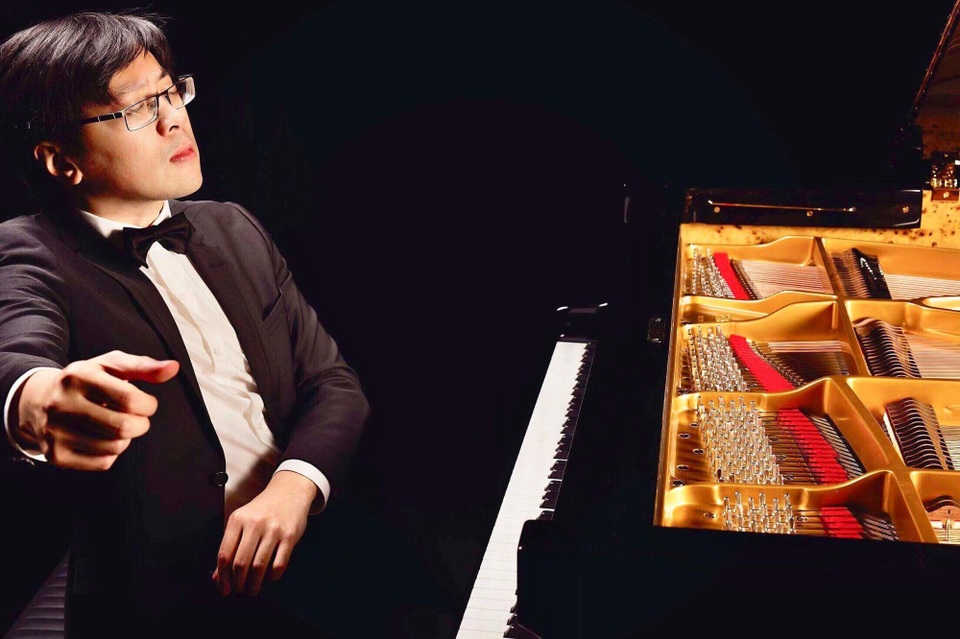 Nghệ sĩ piano Lưu Hồng Quang trở lại Việt Nam sau 2 năm vắng bóng - 1 Nghệ sĩ Lưu Hồng Quang sẽ trở lại sân khấu nước nhà sau hơn 2 năm vắng bóng.