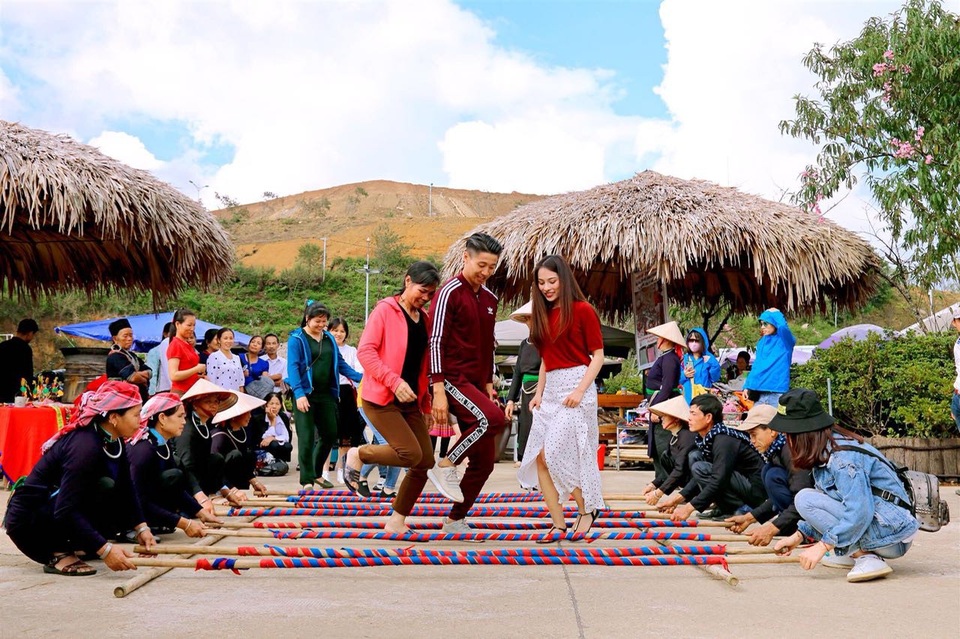Đến ngay Fansipan để "sống đời Tây Bắc" cực chất với khuyến mãi vé cáp treo đến 50% - 4