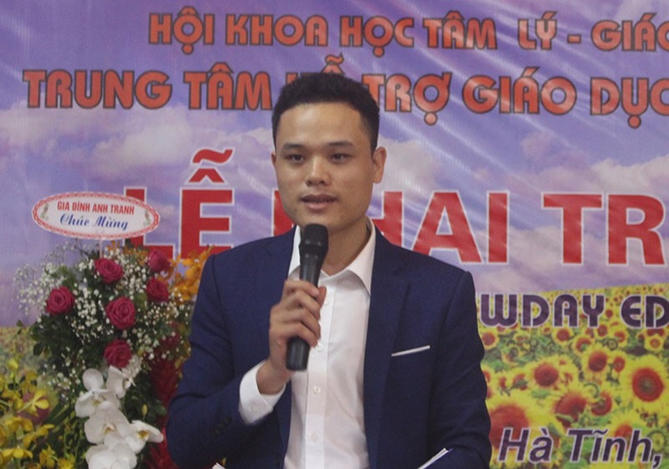 Trung tâm Ngày Mới thành lập quỹ “Lớp học yêu thương” - 1
Anh Hoàng Văn Quyết - người thành lập Trung tâm Hỗ trợ Giáo dục Trẻ em Ngày Mới.