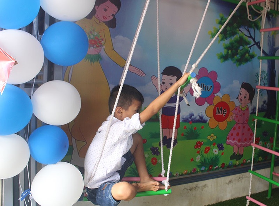 Trung tâm Ngày Mới thành lập quỹ “Lớp học yêu thương” - 2 Những cháu bé được Trung tâm can thiệp, giúp đỡ đang dần hòa nhập với cộng đồng.