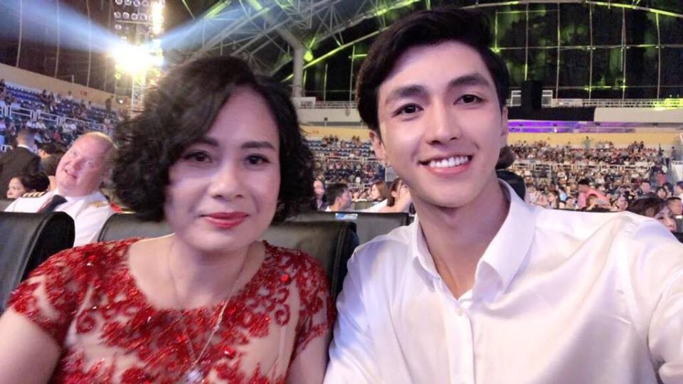 Á hậu Bùi Phương Nga nói gì về tin đồn hẹn hò với diễn viên Bình An? - 1 Bình An có mặt ở hàng ghế khán giả trong đêm Chung kết Hoa hậu Việt Nam 2018.