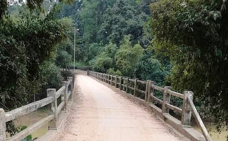 Bất ngờ nhảy cầu tự vẫn khi đang đi chơi cùng bạn - 1 Hiện trường nơi xảy ra sự việc.
