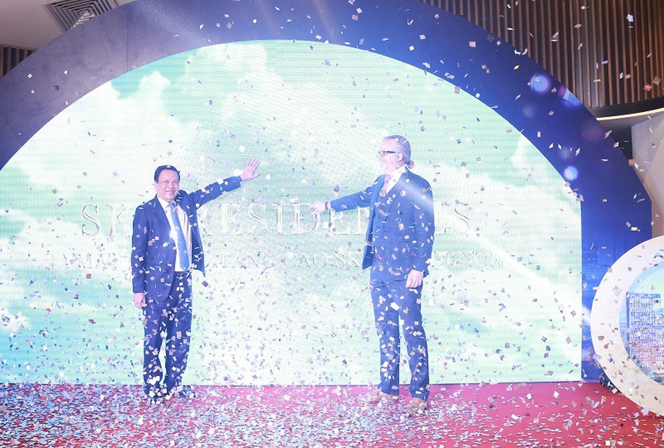 
Nghi thức ra mắt căn hộ tầng cao Sky Residences
