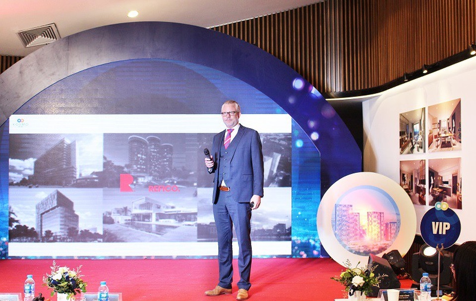 
Đại diện CĐT ông Haig Conolly - Đại diện chủ đầu tư Công ty TNHH Bất động sản Tây Hồ View chia sẻ tại sự kiện
