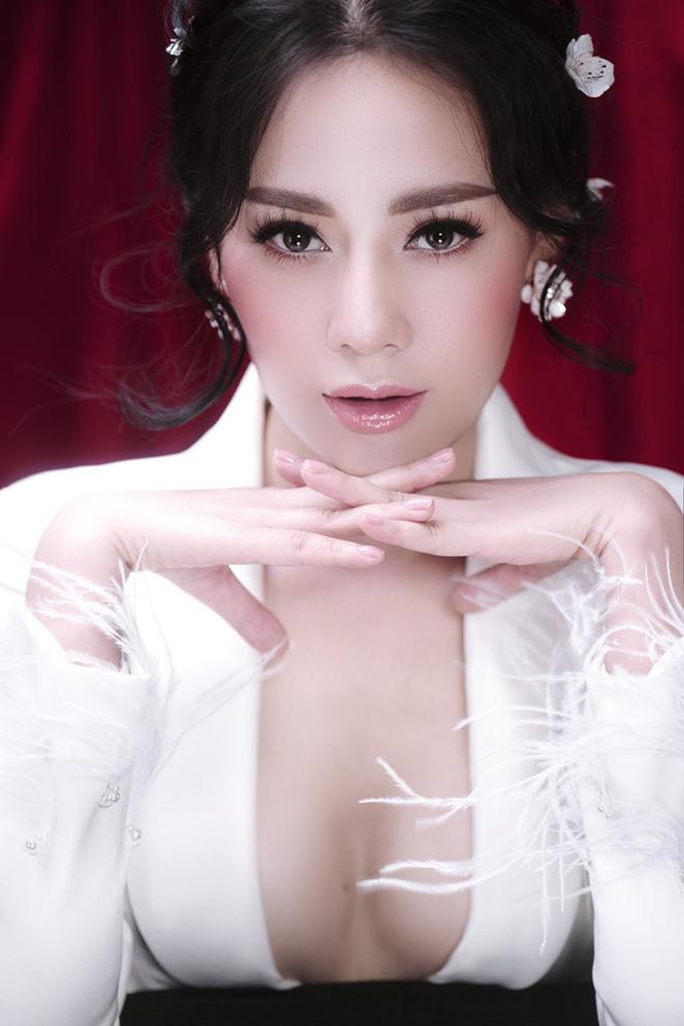 “Quỳnh búp bê” tiết lộ từng bị đại gia trắng trợn “ngã giá” nghìn đô - 3 Chưa từng làm mẹ nhưng Phương Oanh lại đóng đạt vai người phụ nữ chịu nhiều đau đớn để bảo vệ con.
