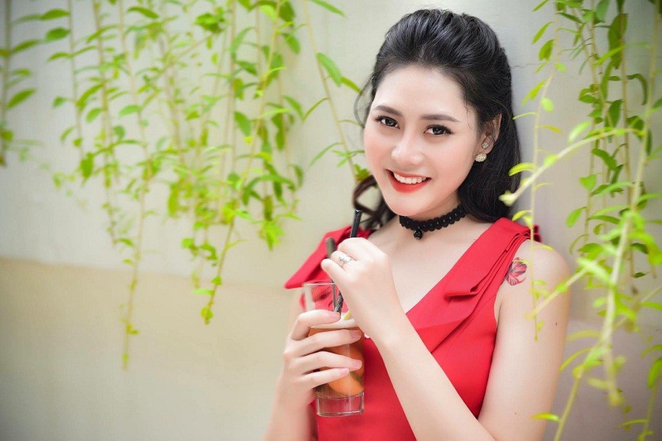 Cô giáo xinh đẹp gặp rắc rối vì giống nhân vật... Quỳnh "búp bê" - 3 Cô giáo xinh đẹp gặp rắc rối vì giống nhân vật... Quỳnh "búp bê" - 3