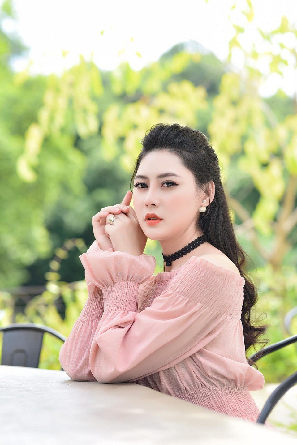 Cô giáo xinh đẹp gặp rắc rối vì giống nhân vật... Quỳnh "búp bê" - 5 Cô giáo trẻ xinh đẹp gặp rắc rối vì giống diễn viên