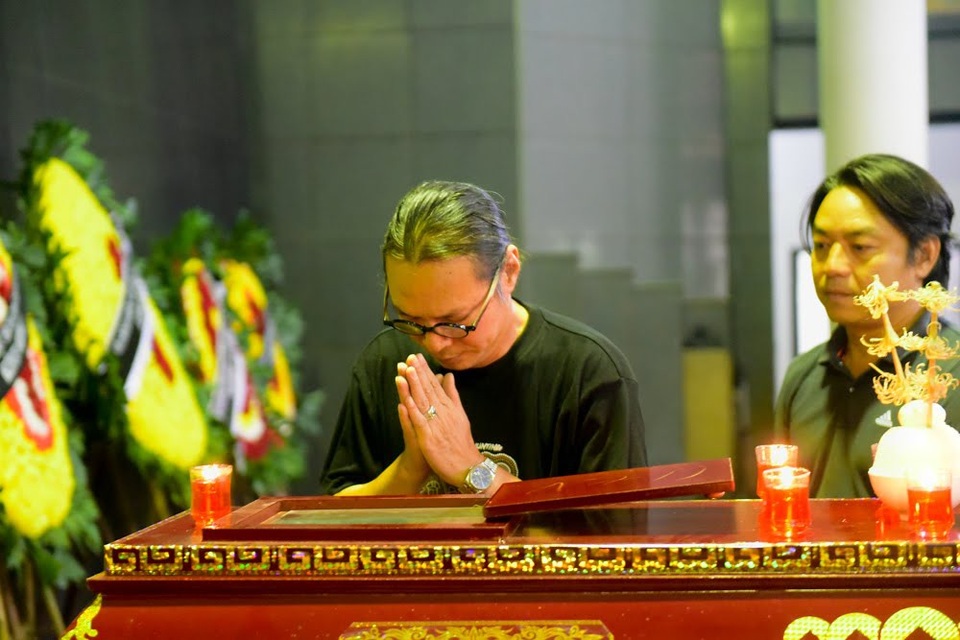 Nghệ sĩ nghẹn ngào tiễn biệt đạo diễn Phạm Đông Hồng - 18
Đạo diễn Trần Lực