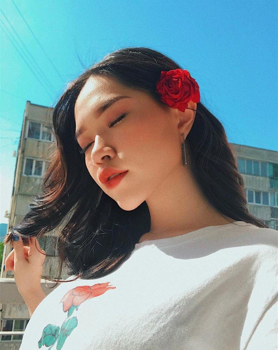 Thiếu nữ Việt xinh đẹp bị nhầm là... con lai - 4 Hiện tại Trà My đang theo học ngành trang điểm để có thể làm đẹp cho chính mình và những người khác nữa. Cô thường xuyên mày mò, học hỏi để có thể trau dồi thêm kiến thức và cả kỹ năng ứng xử trong cuộc sống.