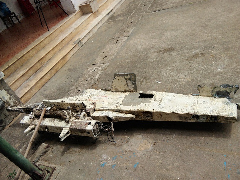 Phát hiện vật thể nghi bộ phận của máy bay trên biển Quảng Bình - 1 Vật thể được ngư dân phát hiện trên biển