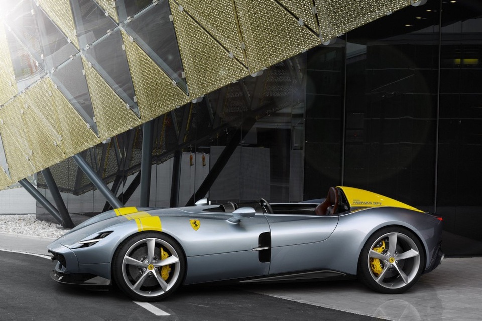 Monza SP1 và Monza SP2 - "Bùa ngải" mới của Ferrari - 6 Monza SP1 và Monza SP2 - "Bùa ngải" mới của Ferrari - 6