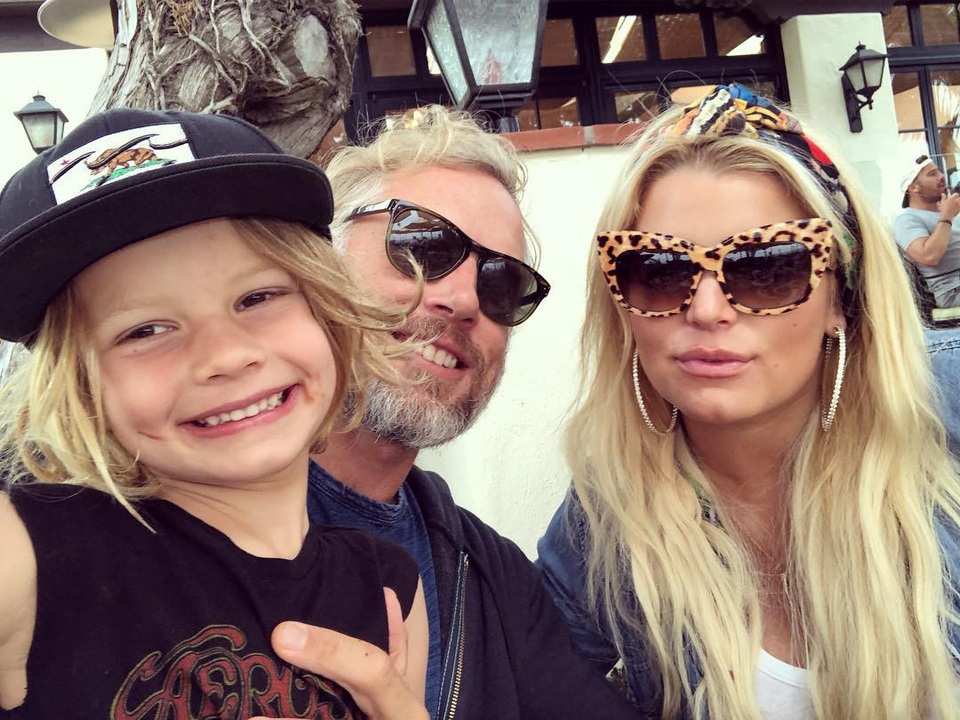 
Cặp đôi có với nhau 1 con gái 6 tuổi và 1 con trai 5 tuổi
