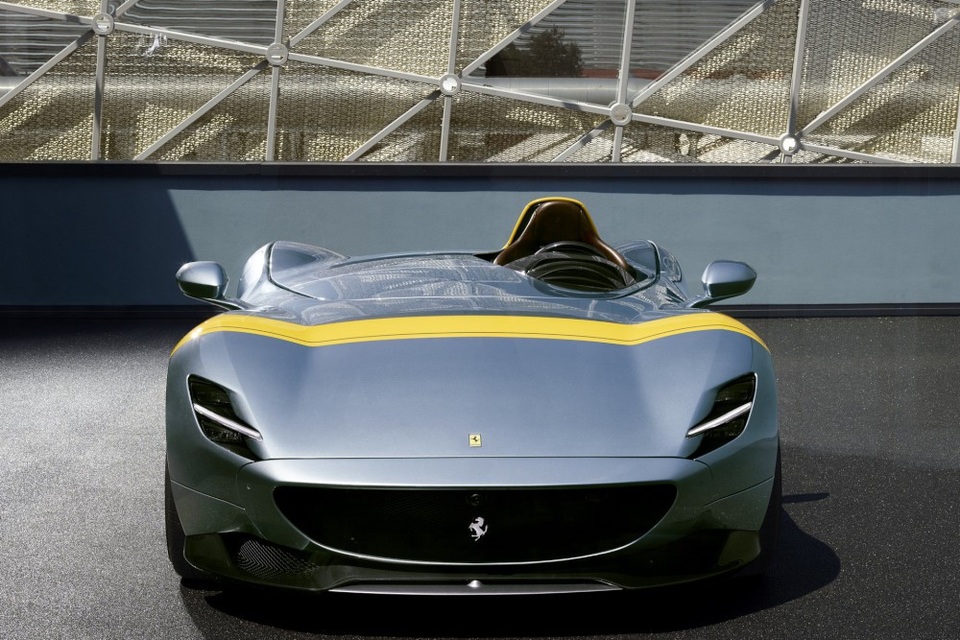 Monza SP1 và Monza SP2 - "Bùa ngải" mới của Ferrari - 4 Monza SP1 và Monza SP2 - "Bùa ngải" mới của Ferrari - 4
