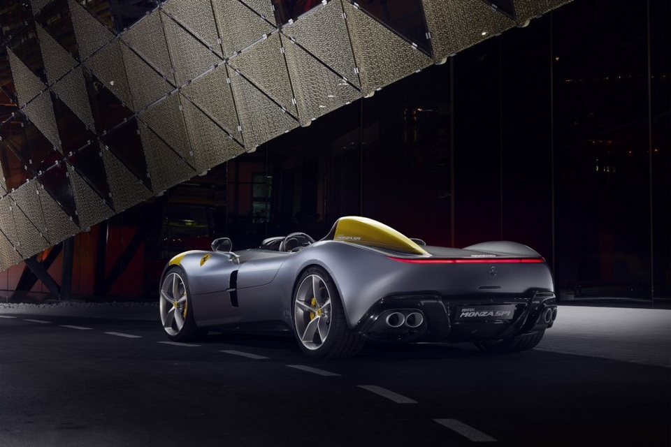 Monza SP1 và Monza SP2 - "Bùa ngải" mới của Ferrari - 8 Monza SP1 và Monza SP2 - "Bùa ngải" mới của Ferrari - 8