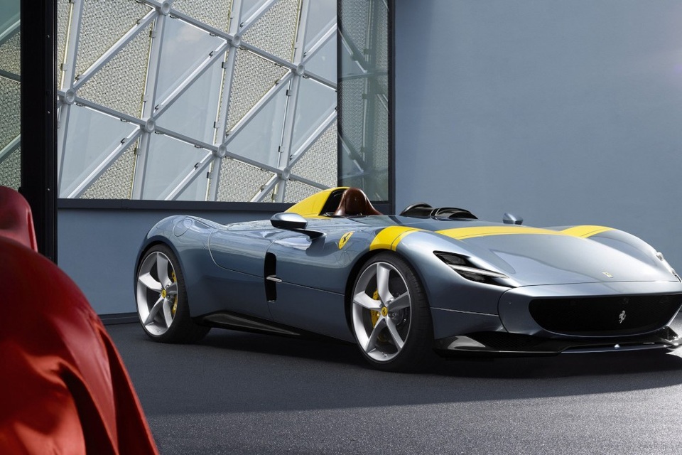 Monza SP1 và Monza SP2 - "Bùa ngải" mới của Ferrari - 1 Monza SP1 và Monza SP2 - "Bùa ngải" mới của Ferrari - 1