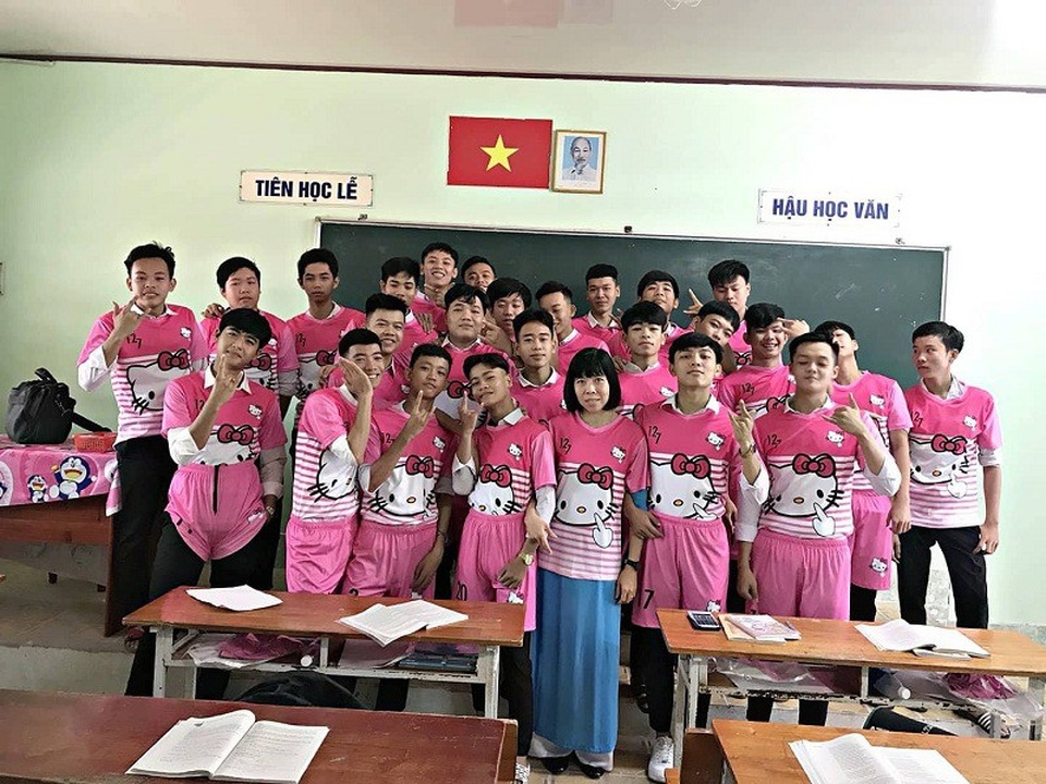 Lớp học tại Vĩnh Long gây "sốt mạng" với đồng phục Hello Kitty - 3 Lớp học tại Vĩnh Long gây "sốt mạng" với đồng phục Hello Kitty - 3