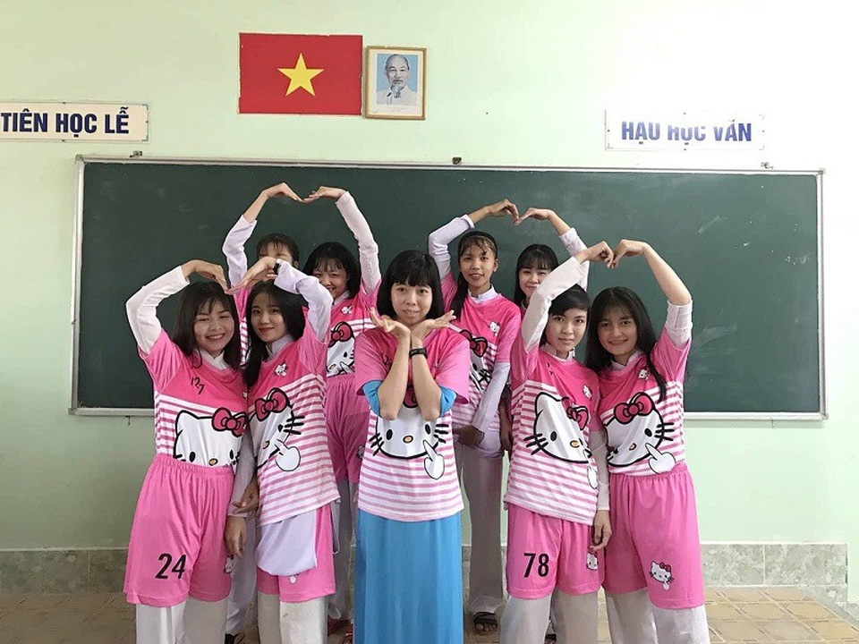 Lớp học tại Vĩnh Long gây "sốt mạng" với đồng phục Hello Kitty - 2 Lớp học tại Vĩnh Long gây "sốt mạng" với đồng phục Hello Kitty - 2