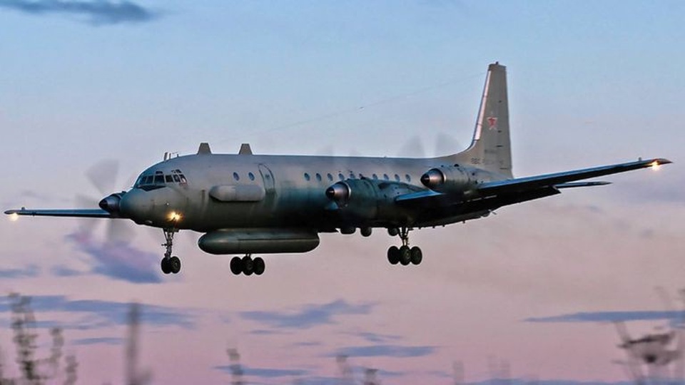 Giả thuyết về nguyên nhân vụ phòng không Syria bắn nhầm máy bay Nga - 1 Mẫu máy bay Il-20 tương tự chiếc vừa bị bắn rơi của Nga (Ảnh: AFP)