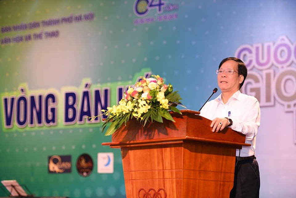 Ông Trương Minh Tiến, Phó Giám đốc Sở Văn hóa, Thể thao Hà Nội- Phó ban tổ chức (BTC) cuộc thi phát biểu khai mạc.
