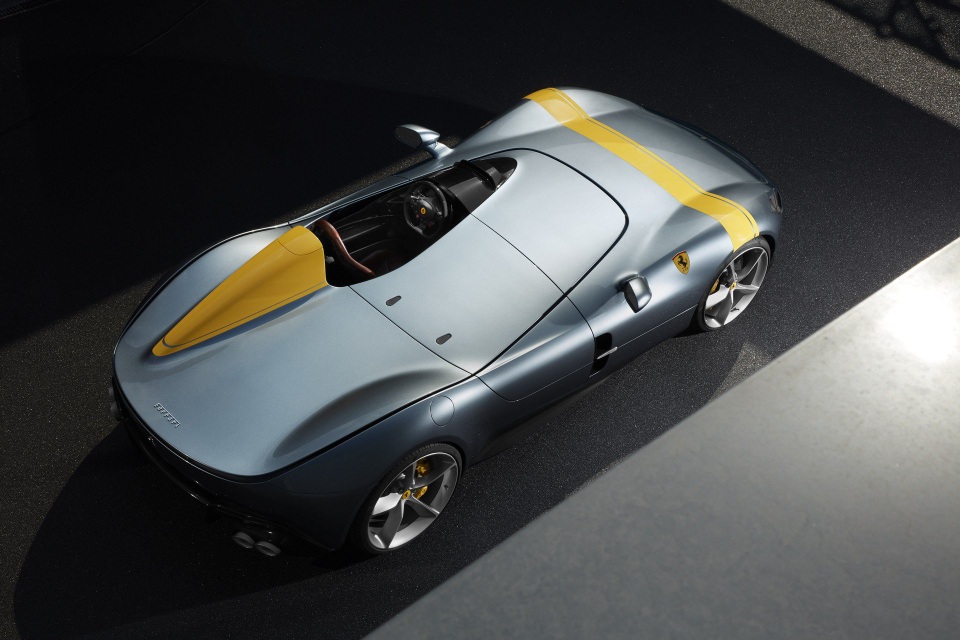 Monza SP1 và Monza SP2 - "Bùa ngải" mới của Ferrari - 2
Monza SP1