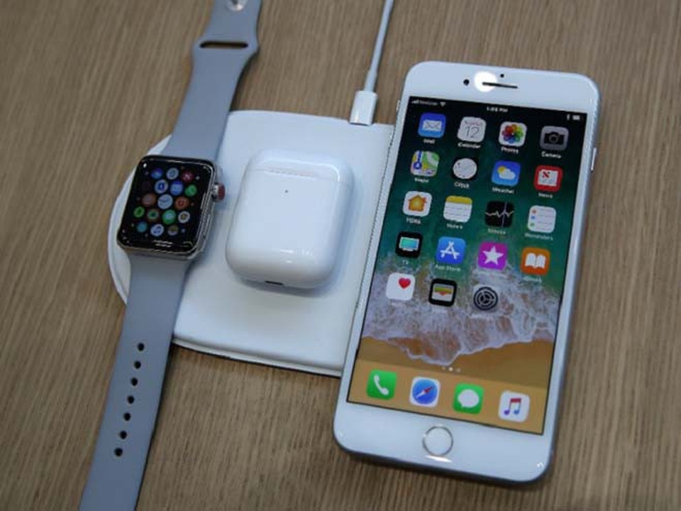 6 điều iPhone 8 "ăn đứt" iPhone XS mặc dù giá rẻ bằng nửa - 3
iPhone 8 cũng hỗ trợ sạc không dây và đạt chuẩn chống nước cao.