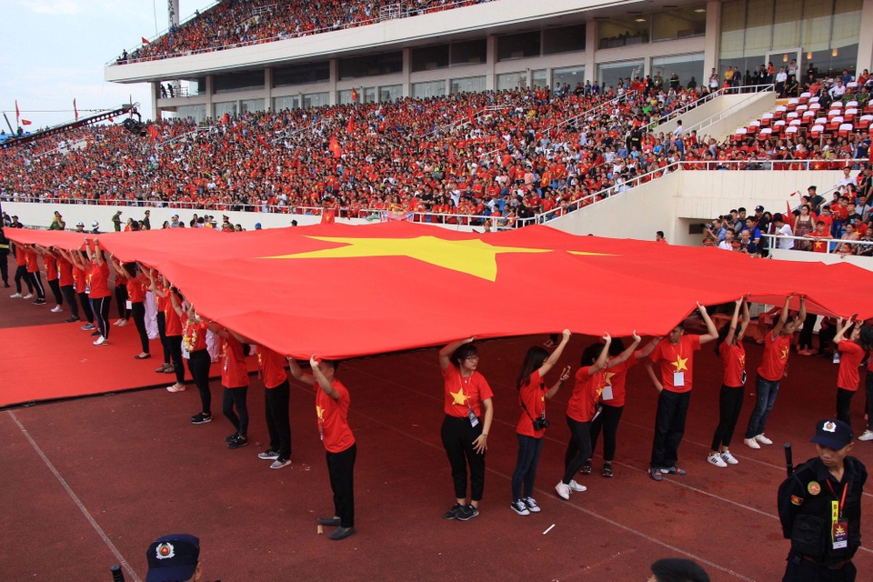 Olympic Việt Nam cảm ơn người hâm mộ trong lễ vinh danh tại Mỹ Đình - 14 Olympic Việt Nam cảm ơn người hâm mộ trong lễ vinh danh tại Mỹ Đình - 14