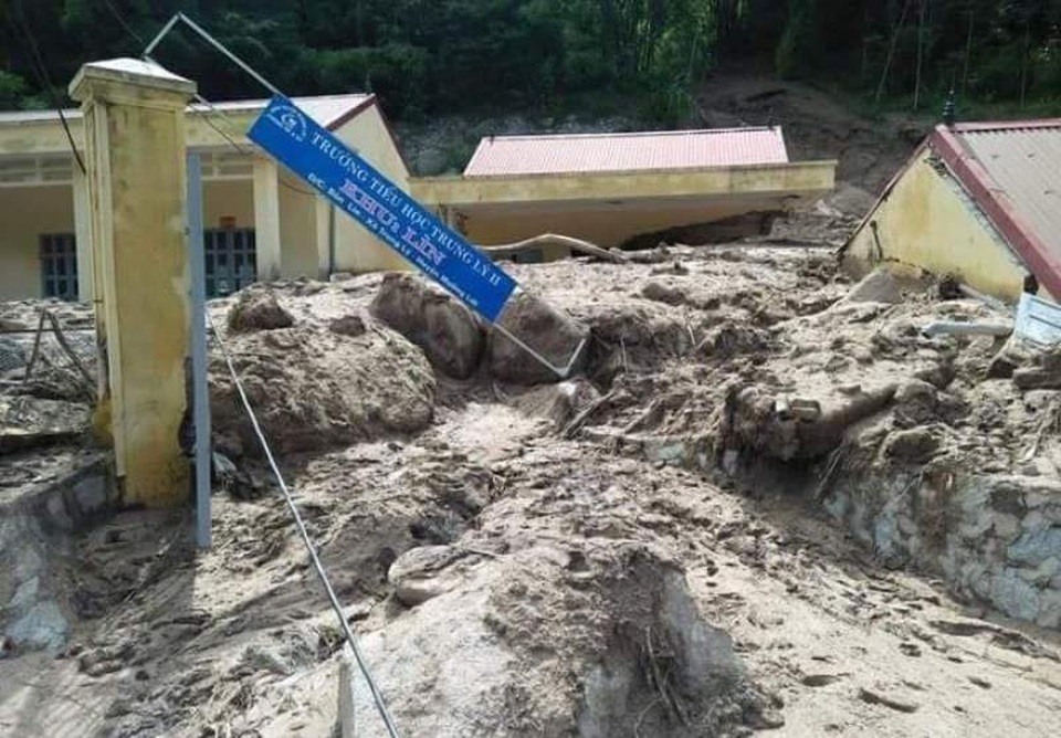 Những hình ảnh đầu tiên về mưa lũ kinh hoàng tại Mường Lát - 13 Nhiều trường, điểm trường bị vùi lấp