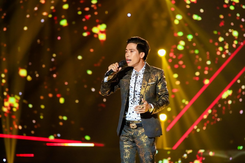 Ở tập này, Trấn Thành liên tục “soi lỗi” thí sinh. Trong màn trình diễn của học trò của danh ca Ngọc Sơn, cũng là bản sao của anh - Ngọc Khang với ca khúc Giận hơn 2. Anh thẳng thắn nhận xét Ngọc Khang có những động tác không đi cùng bài hát và hát phô, không có tình cảm.