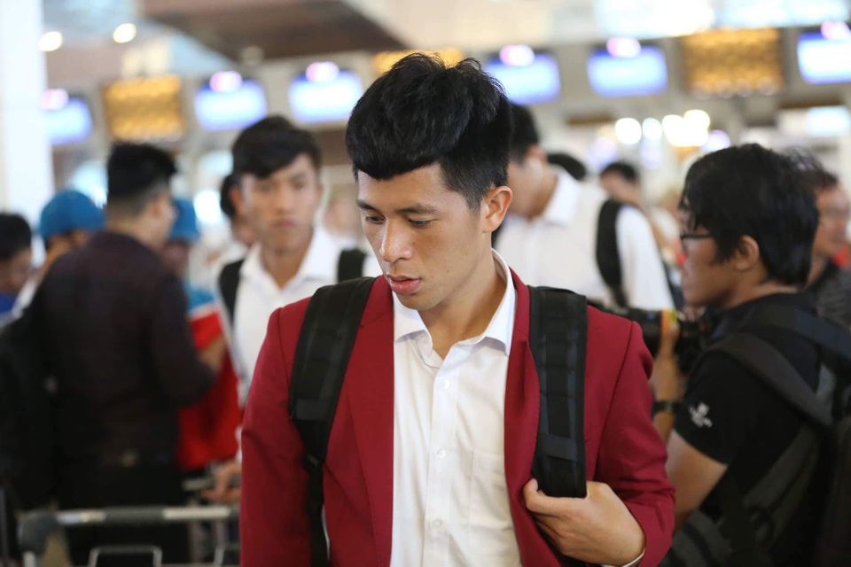 Olympic Việt Nam rời Indonesia, lên chuyên cơ về nước - 24 Olympic Việt Nam rời Indonesia, lên chuyên cơ về nước - 24