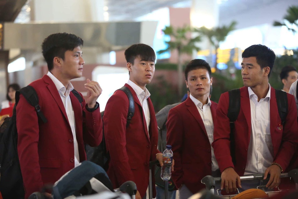 Olympic Việt Nam rời Indonesia, lên chuyên cơ về nước - 19 Olympic Việt Nam rời Indonesia, lên chuyên cơ về nước - 19