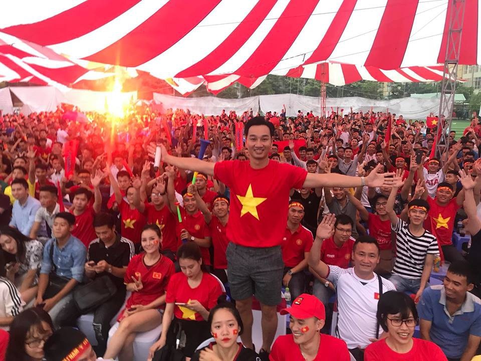 MC Thành Trung đã lên tiếng khuyên các cổ động viên bóng đá nên giữ thái độ ôn hoà.