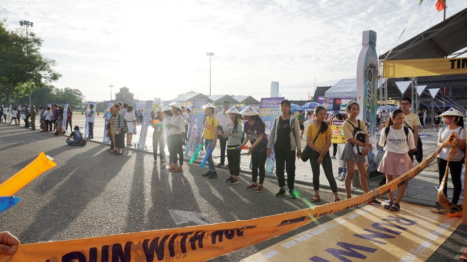 Sôi động giải bán marathon lần đầu tổ chức tại Huế - 6 Cuộc thi đem lại nhiều niềm vui cho người dân Huế và khách du lịch
