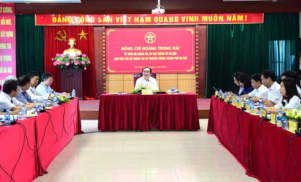 Phó Chủ tịch Hà Nội Ngô Văn Quý: Đẩy mạnh quản lý thông tin tiêu cực trên mạng - 1 Bí thư Thành ủy Hà Nội Hoàng Trung Hải làm việc với Sở TT&TT