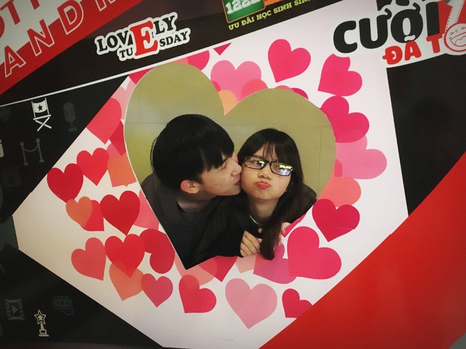 Chuyện tình yêu thú vị của cặp đôi lệch nhau tới... 30cm - 5 Chuyện tình yêu thú vị của cặp đôi lệch nhau tới... 30cm - 5