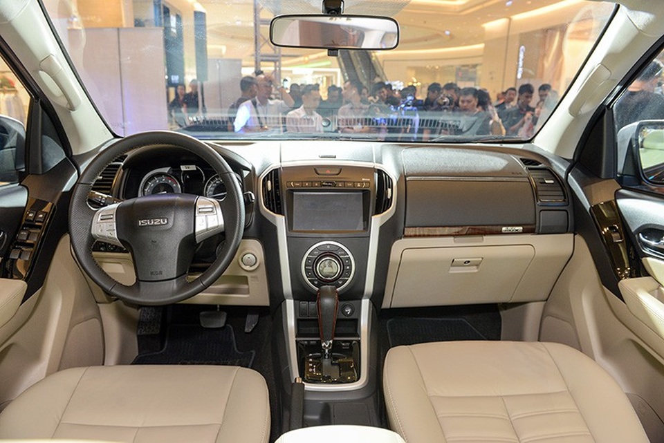 Phân khúc SUV 7 chỗ thêm “chật chội” với Isuzu Mu-X - 3 Phân khúc SUV 7 chỗ thêm “chật chội” với Isuzu Mu-X - 3