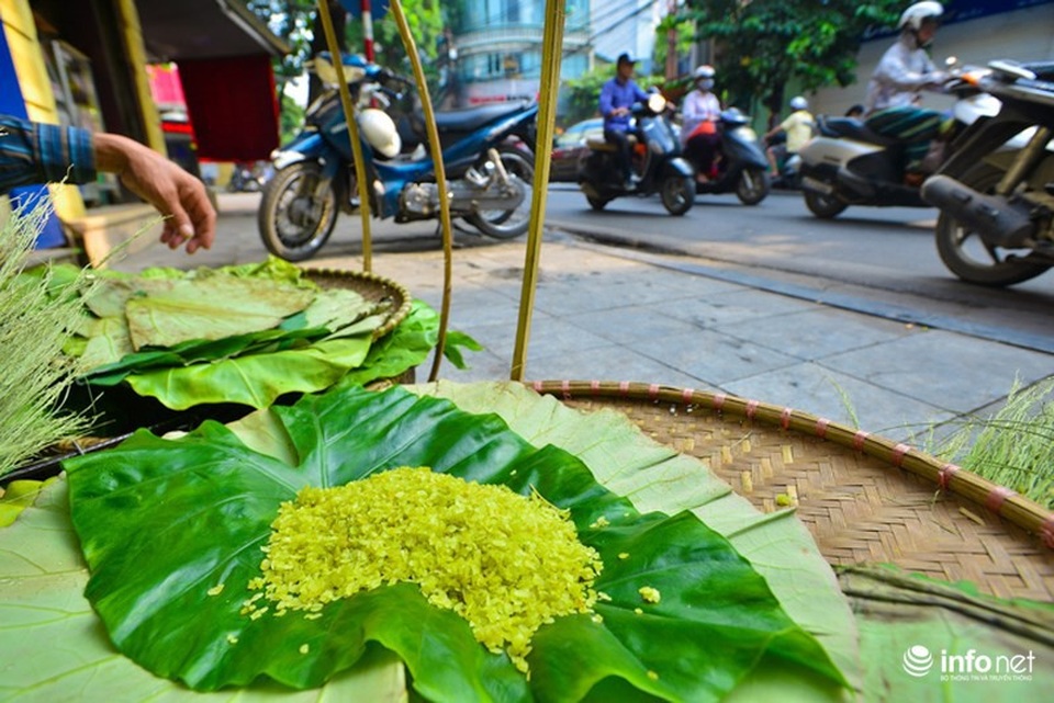 Những điểm đến lý tưởng cho mùa Thu - 4
Cốm làng Vòng - nét đặc trưng của mùa Thu Hà Nội.