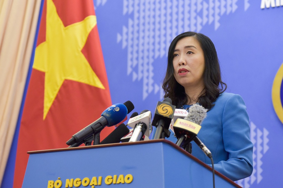 Việt Nam lên tiếng việc tàu chiến Anh đi qua quần đảo Hoàng Sa - 1 Người phát ngôn Lê Thị Thu Hằng