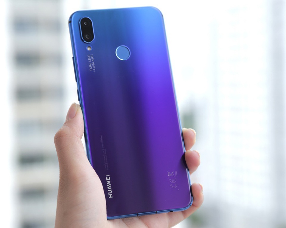 Câu chuyện đằng sau vẻ ngoài ấn tượng của Huawei Nova 3i - 2 Huawei Nova 3i với thiết kế gradient độc đáo đã mang lại làn gió mới trong phân khúc tầm trung
