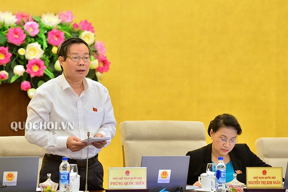 "Ngân sách là đồng tiền bát gạo của dân, phải quản lý chặt chẽ" - 2 Phó Chủ tịch Quốc hội Phùng Quốc Hiển đề nghị chỉ sửa những gì thực sự vướng mắc đã được đánh giá tác động, đảm bảo đủ chín.