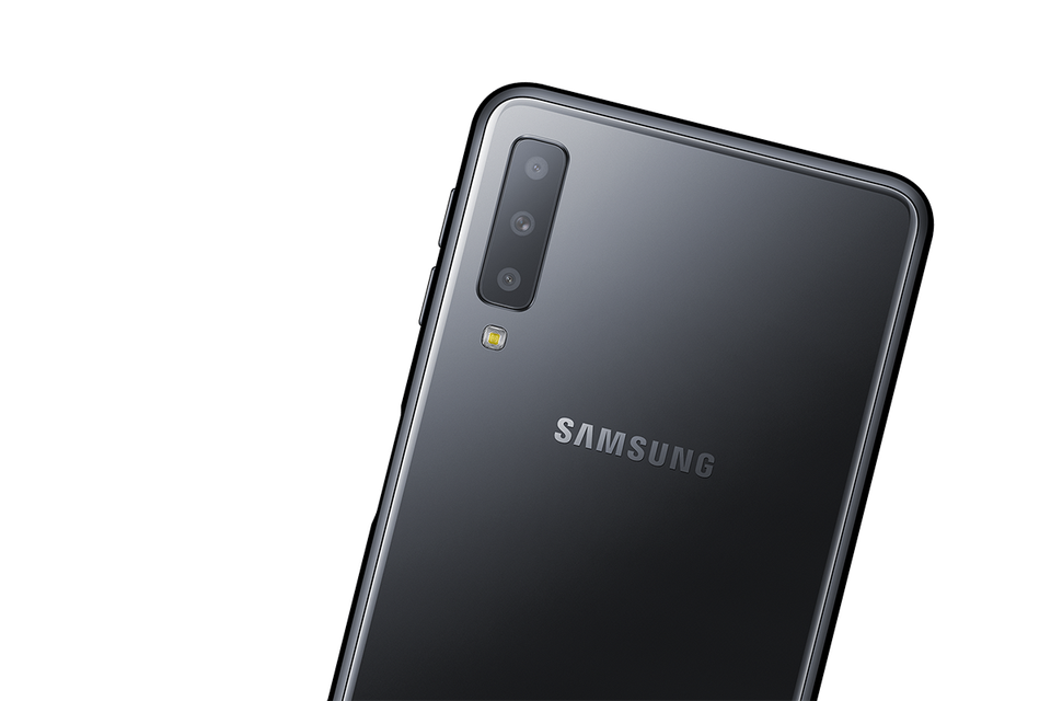 Samsung bất ngờ tung smartphone tầm trung sở hữu 3 camera - 2 Samsung bất ngờ tung smartphone tầm trung sở hữu 3 camera - 2