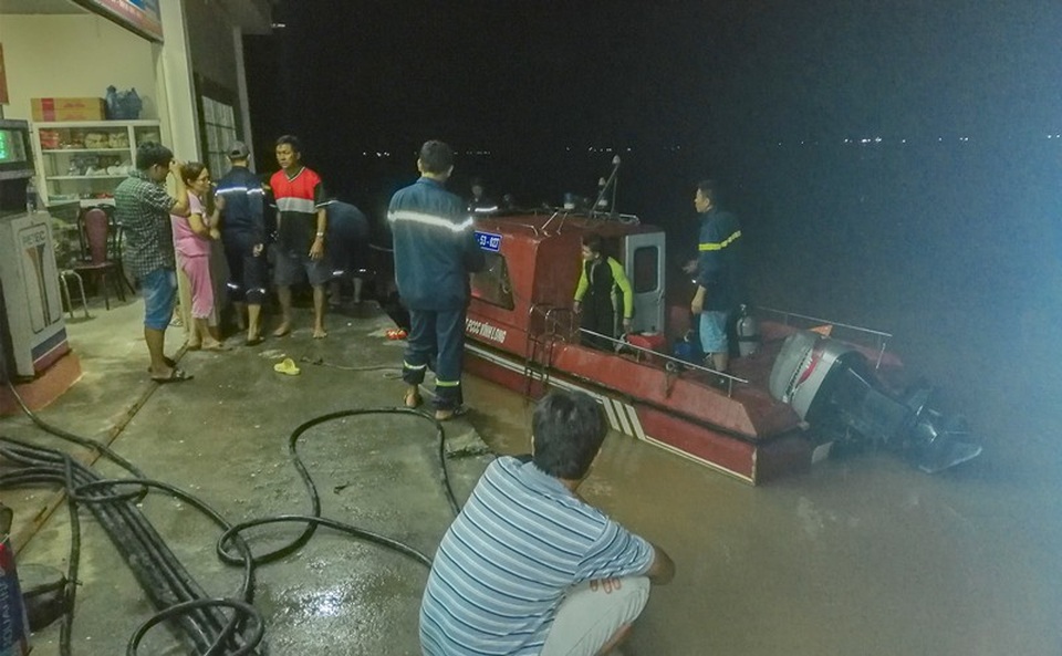 Đi thăm người thân, một Việt kiều rơi xuống sông mất tích - 1 Hiện trường xảy ra sự việc