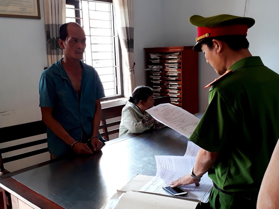 Khởi tố đối tượng nghi “ngáo đá” đâm cụ bà hàng xóm trọng thương - 1 Đối tượng Nguyễn Duy Nam