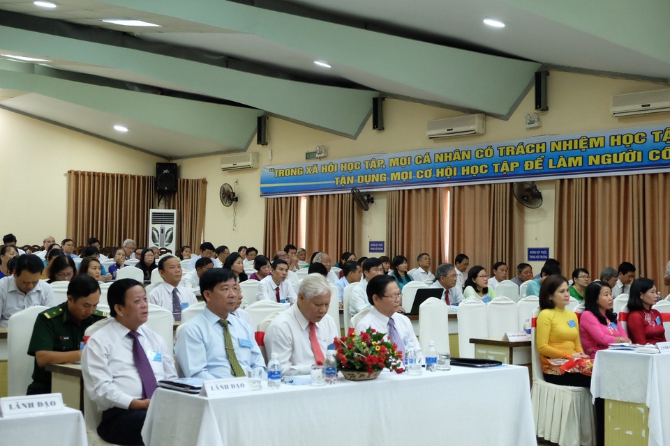 Đà Nẵng: Một quận vận động quỹ khuyến học hơn 14,7 tỷ đồng - 2 Các đại biểu tham dự Đại hội