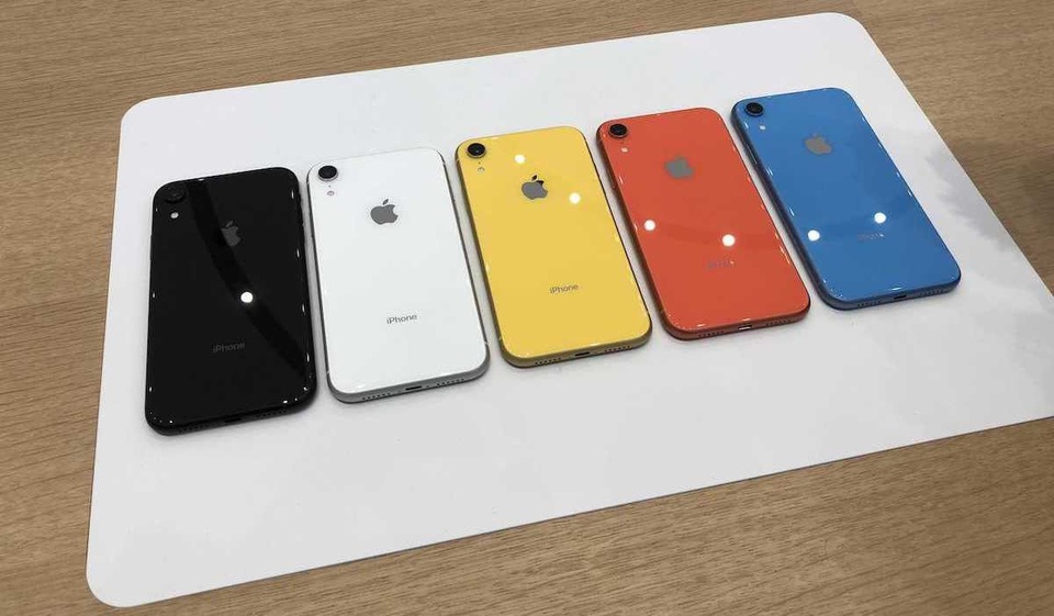 iPhone XS, XS Max và XR - Phiên bản nào phù hợp với bạn? - 4 Nhiều màu sắc để lựa chọn là một trong những ưu điểm của iPhone XR